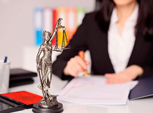 Czy warto brać adwokata w sprawie karnej? Czy warto brać adwokata w sprawie karnej